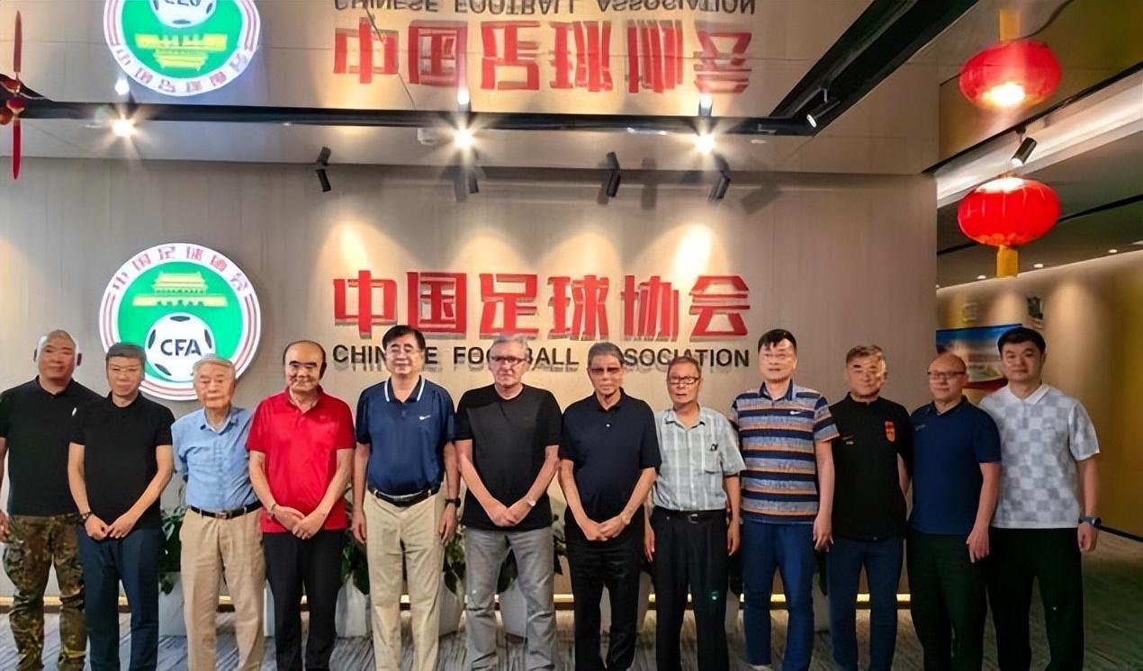 开云官方直播-东亚足联新主席正式官宣亮相!中国球迷都直言期待,引发热议
